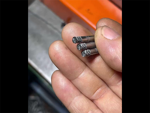 新能源汽车插销