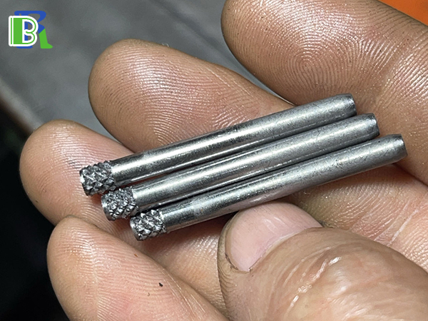 新能源汽车插销